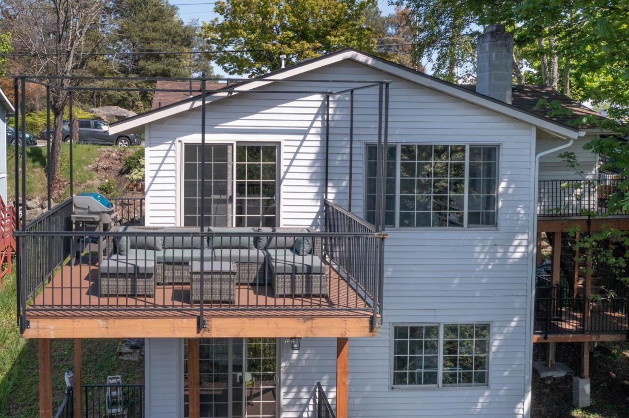 High Point Guesthouse - Next To Seattle Chinese Garden Екстериор снимка