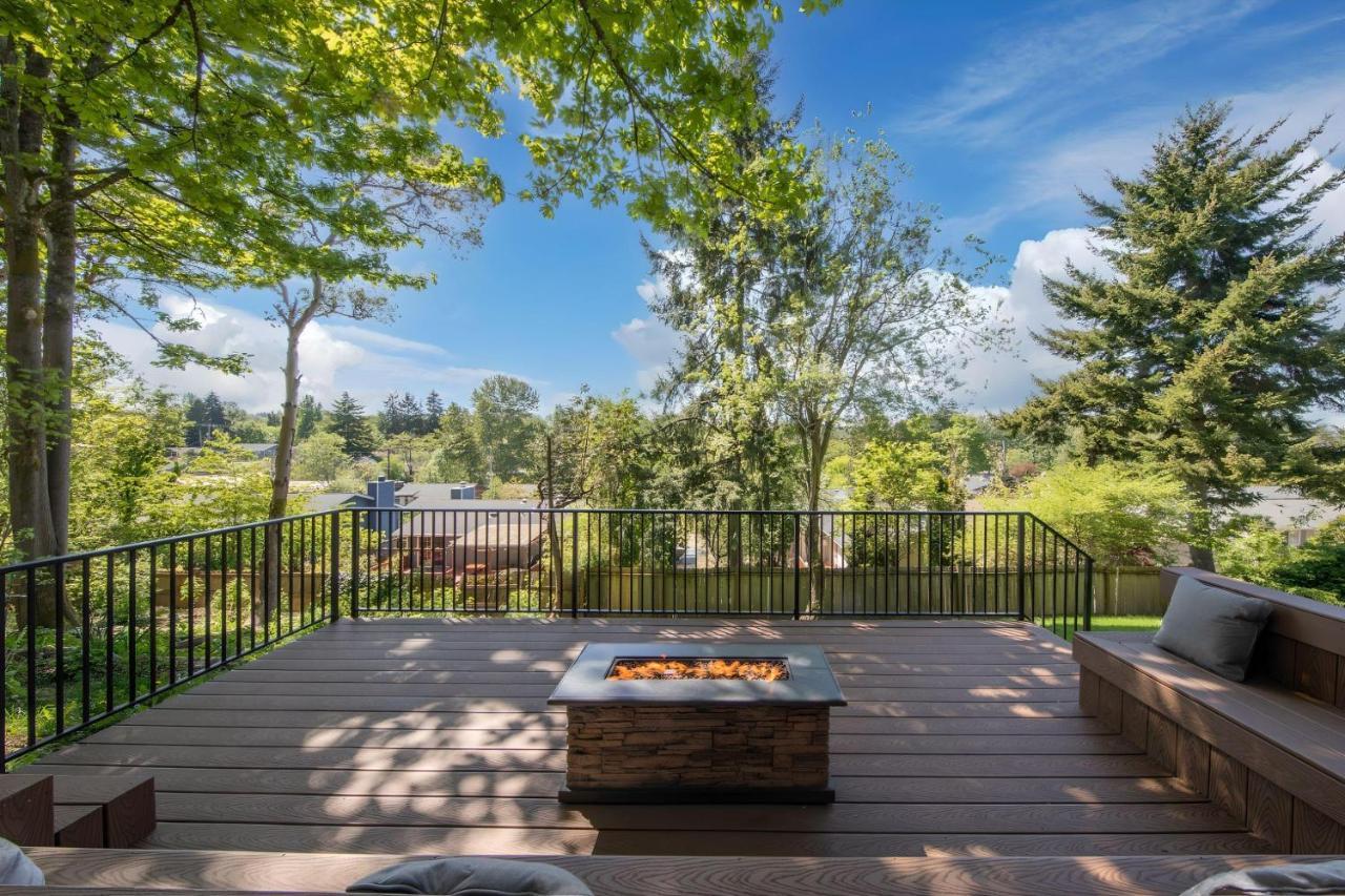 High Point Guesthouse - Next To Seattle Chinese Garden Екстериор снимка